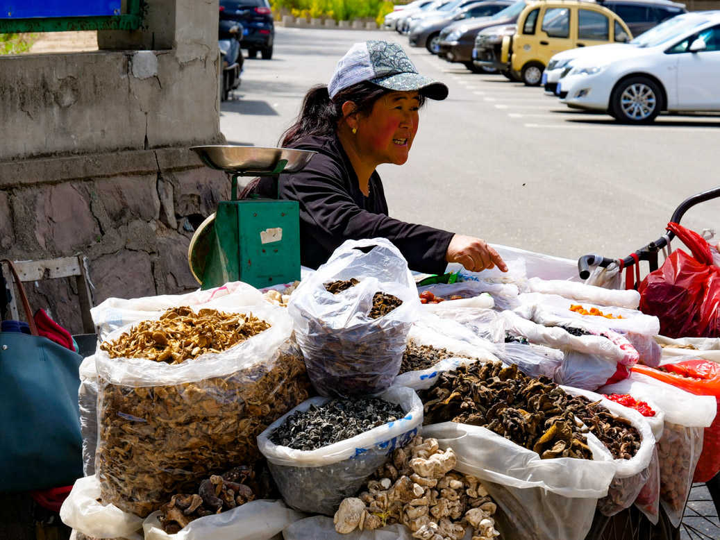 China, CHN, Hebei Sheng, Person X., Shizigou